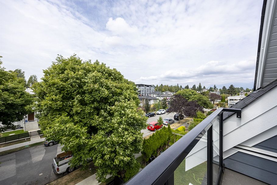 1 5808 Lanark Street Vancouver, BC - 25