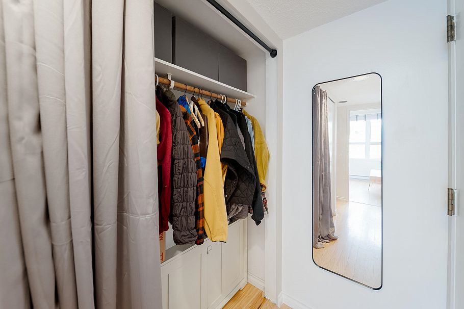 401 1406 Harwood Street Vancouver, BC - 14