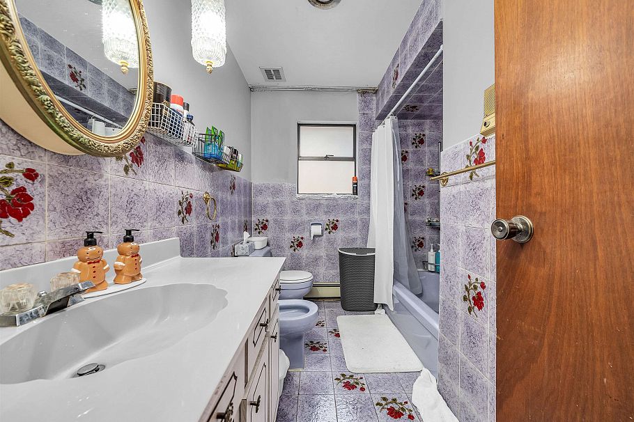 3112 E 1st Avenue Vancouver, BC - 9