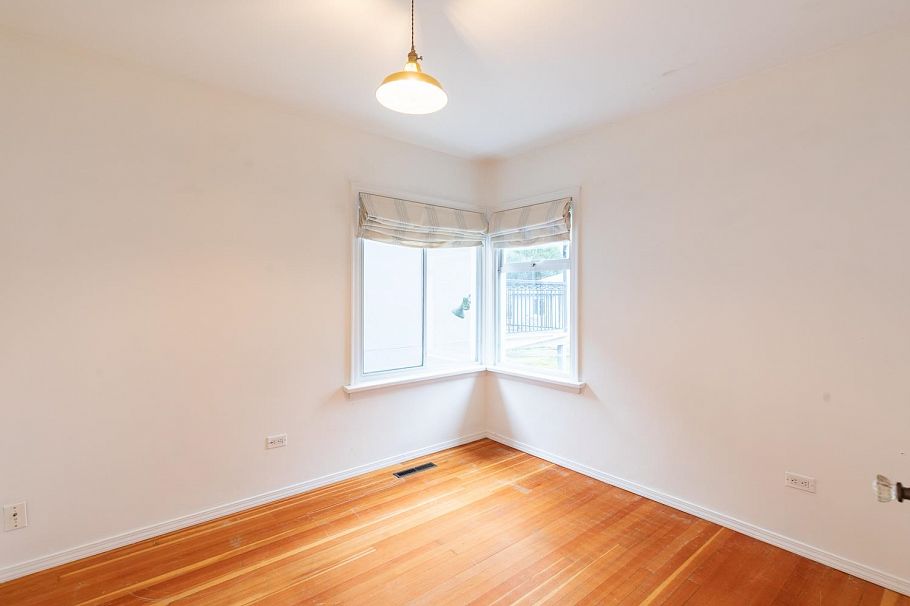 21 E 41st Avenue Vancouver, BC - 15