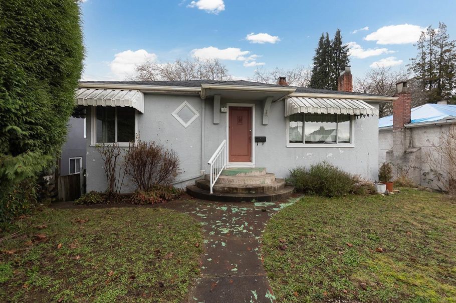 21 E 41st Avenue Vancouver, BC - 3