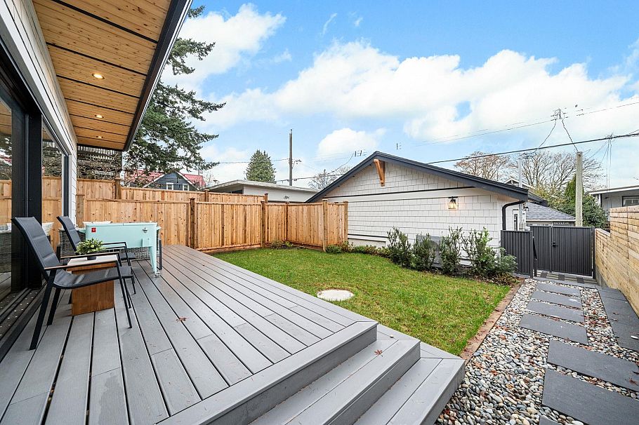 2 2247 Parker Street Vancouver, BC - 29