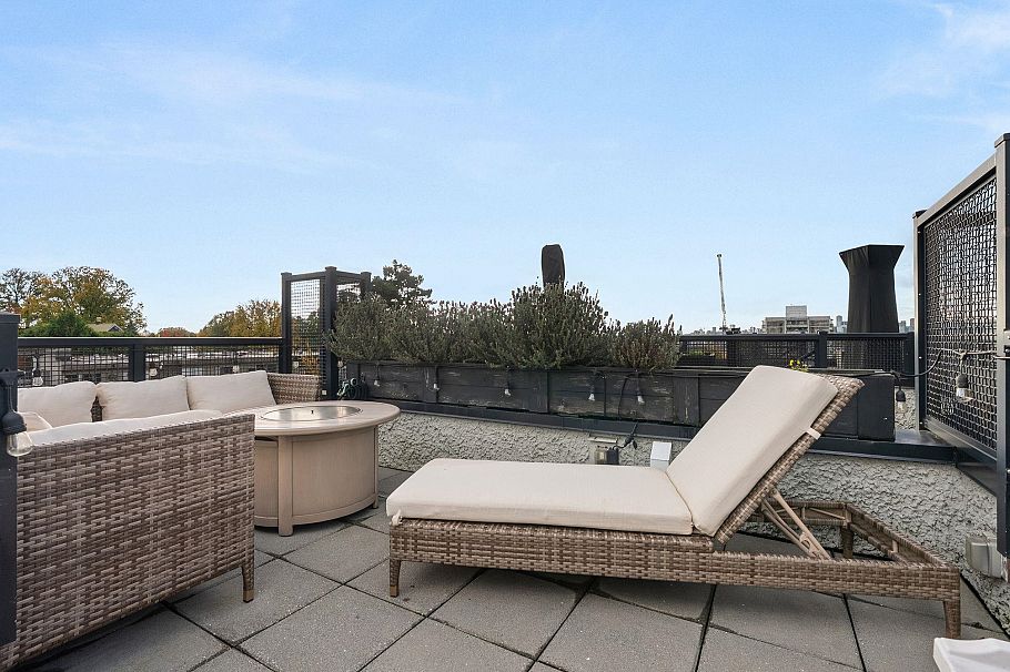 4 1851 Adanac Street Vancouver, BC - 3