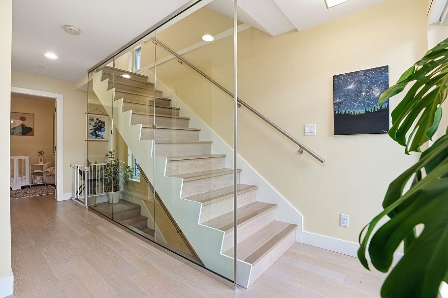 4 1851 Adanac Street Vancouver, BC - 19