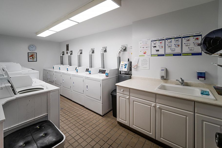 1403 1725 Pendrell Street Vancouver, BC - 33