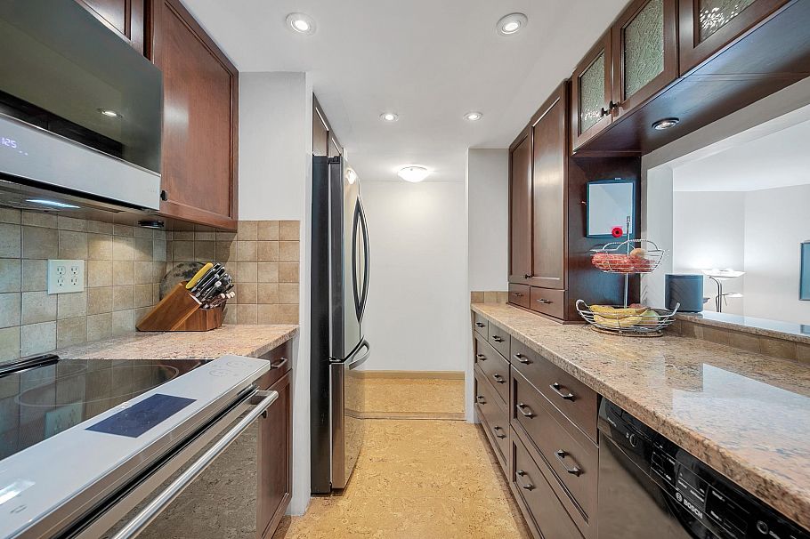 2217 Oak Street Vancouver, BC - 5