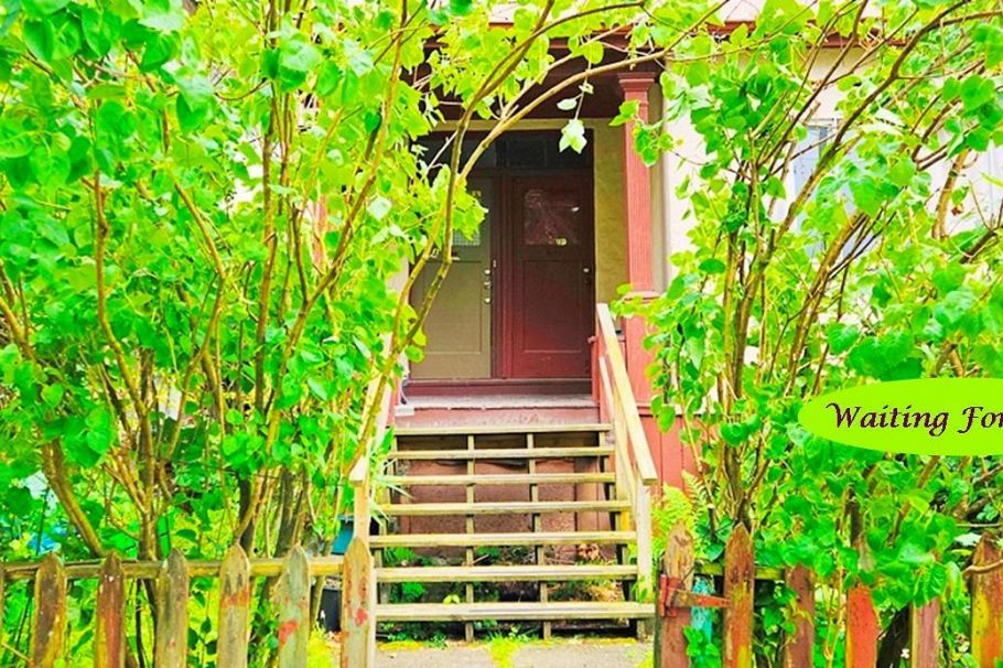 1332 E 2nd Avenue Vancouver, BC - 2