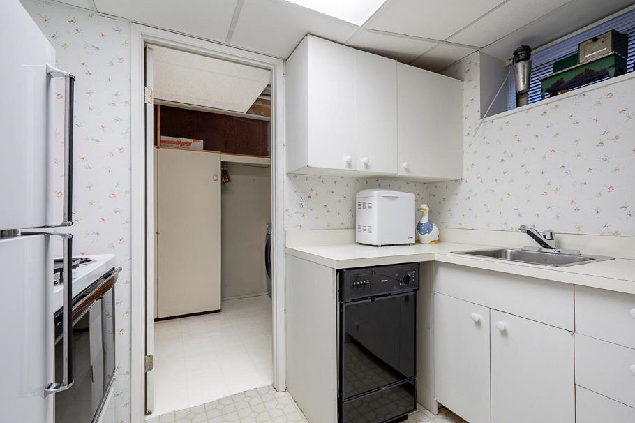 4695 Mapleridge Drive North Vancouver, BC - 26