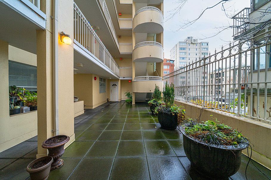 401 1406 Harwood Street Vancouver, BC - 20