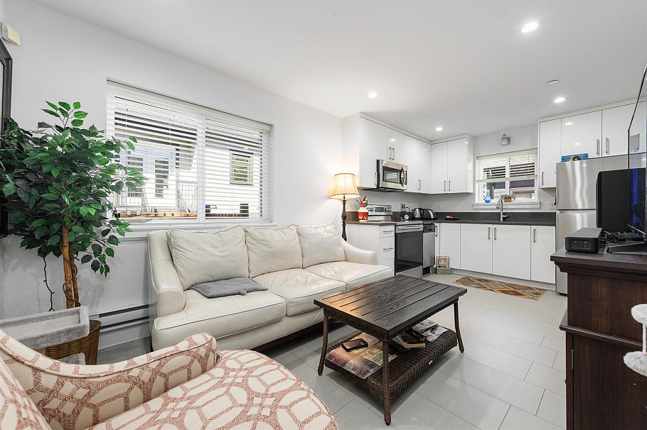 5318 Prince Edward Street Vancouver, BC - 29