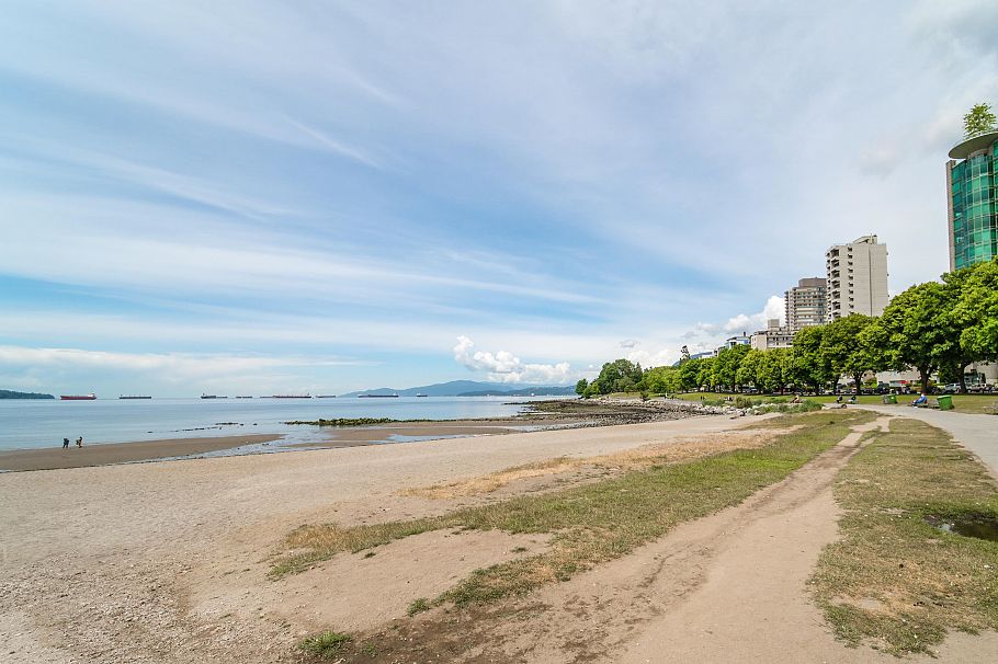 401 1406 Harwood Street Vancouver, BC - 30