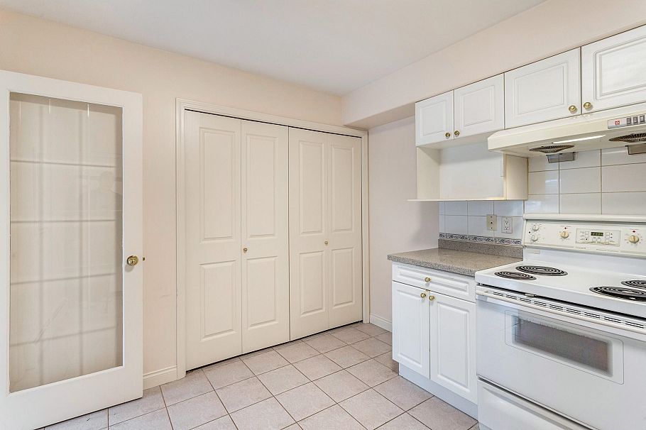 8468 Osler Street Vancouver, BC - 9