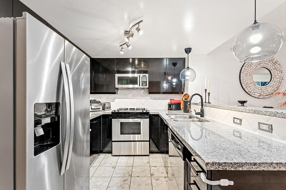 306 1328 W Pender Street Vancouver, BC - 7