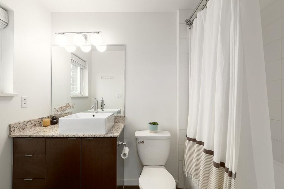 412 298 E 11th Avenue Vancouver, BC - 16