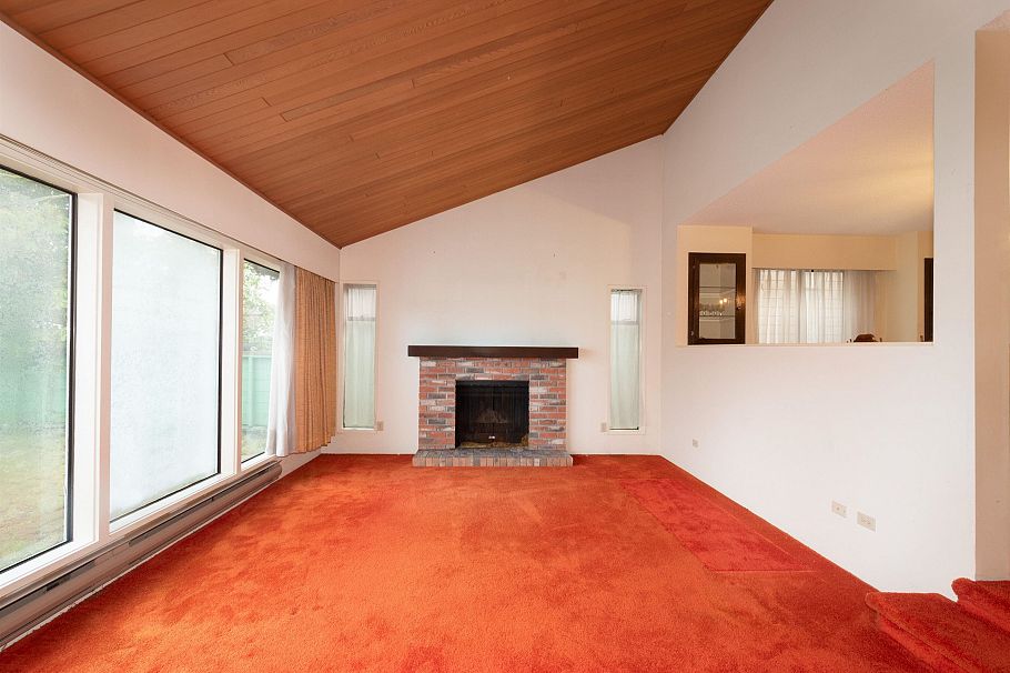 3812 W 24th Avenue Vancouver, BC - 2