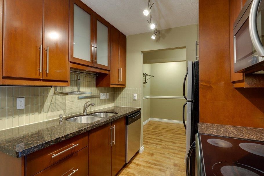 306 975 W 13th Avenue Vancouver, BC - 12