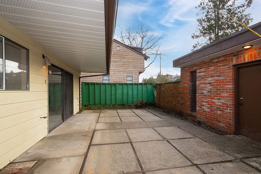 3812 W 24th Avenue Vancouver, BC - 29