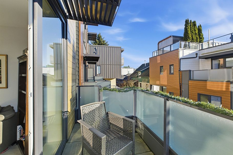 33 720 E 3rd Street North Vancouver, BC - 10