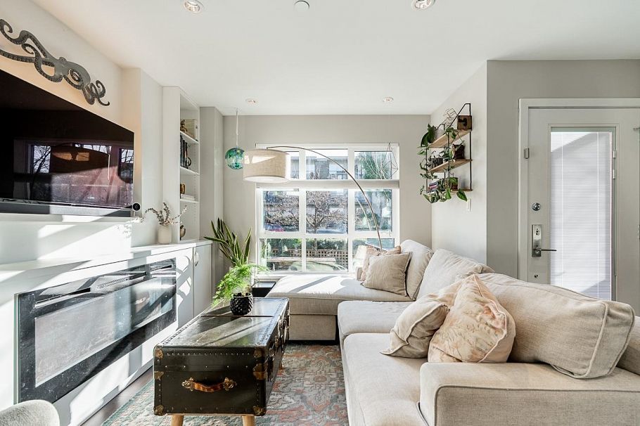 1865 Adanac Street Vancouver, BC - 3