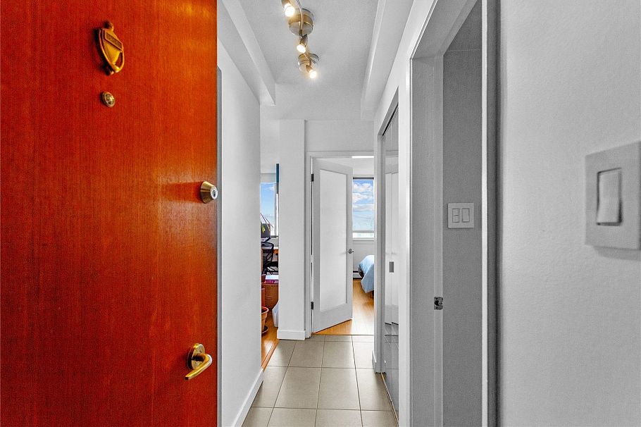 1205 1850 Comox Street Vancouver, BC - 18