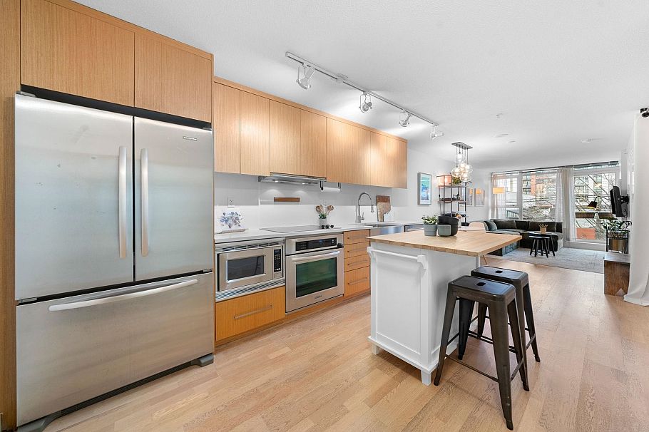 471 250 E 6th Avenue Vancouver, BC - 2