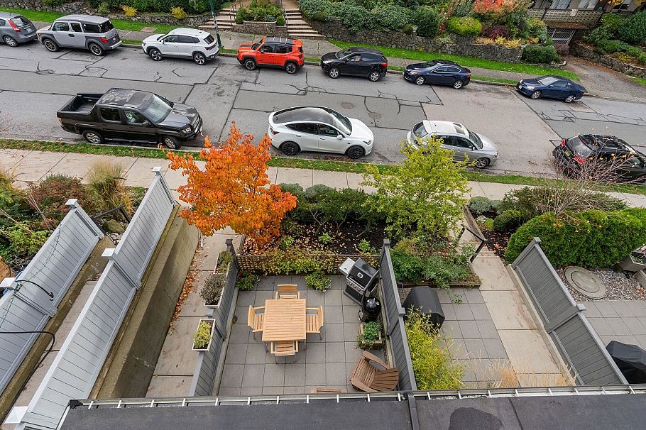 4 1851 Adanac Street Vancouver, BC - 40