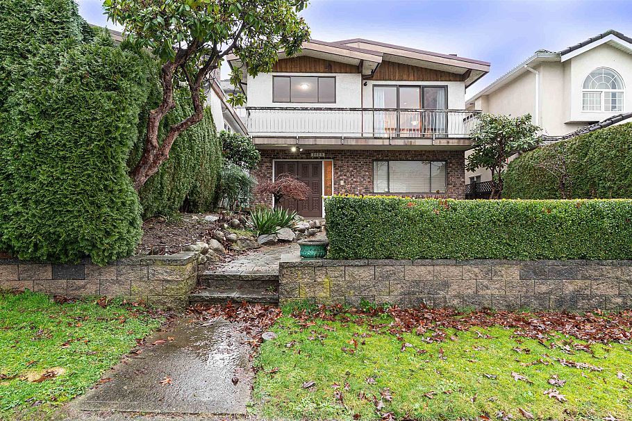 2628 E 8th Avenue Vancouver, BC - 2
