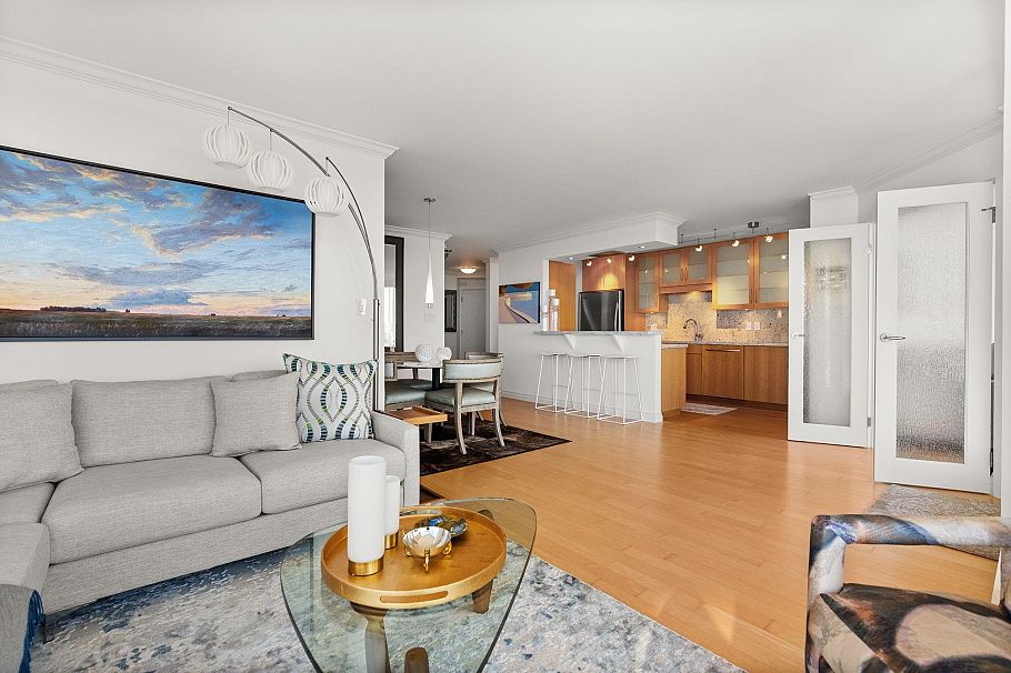 702 1311 Beach Avenue Vancouver, BC - 5