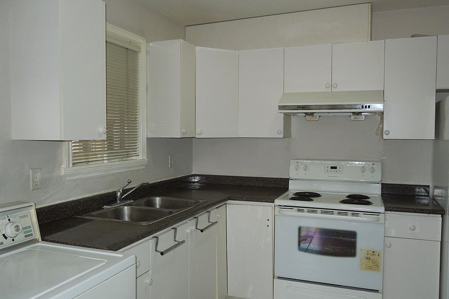 2848 Victoria Drive Vancouver, BC - 10