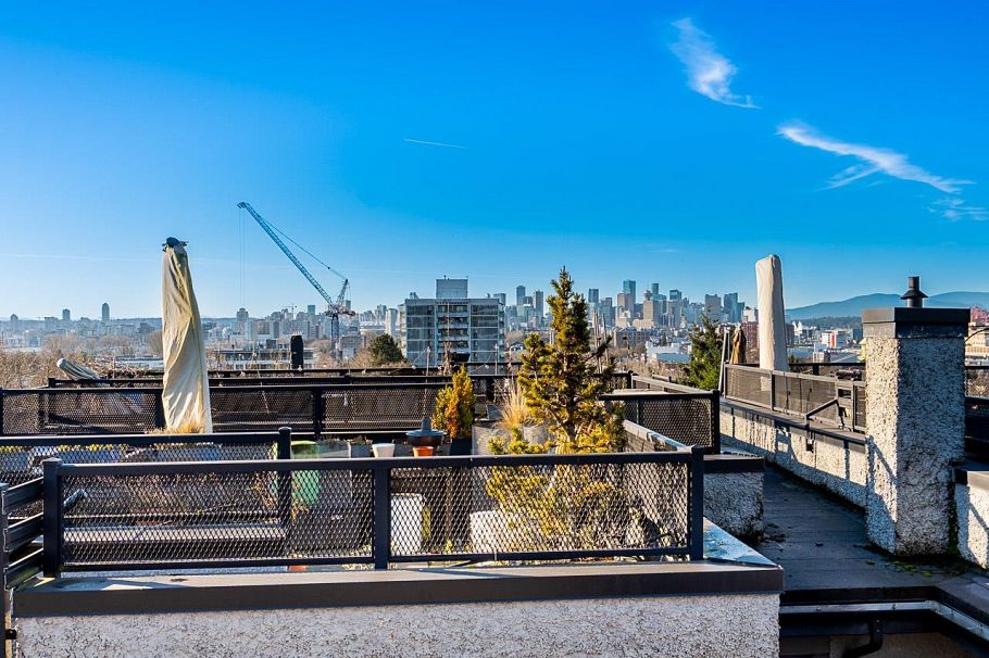 1865 Adanac Street Vancouver, BC - 25