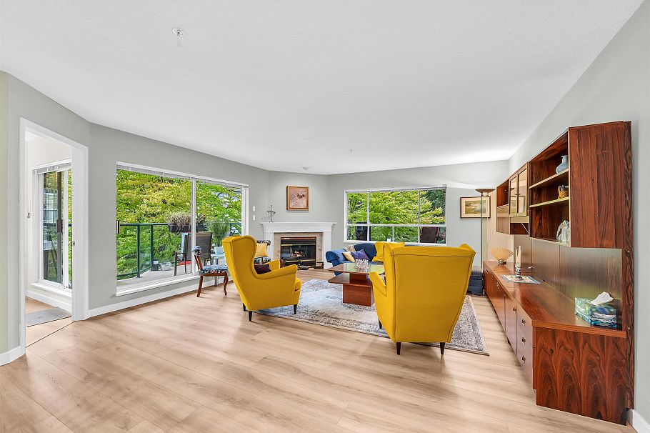 302 3670 Banff Court North Vancouver, BC - 3