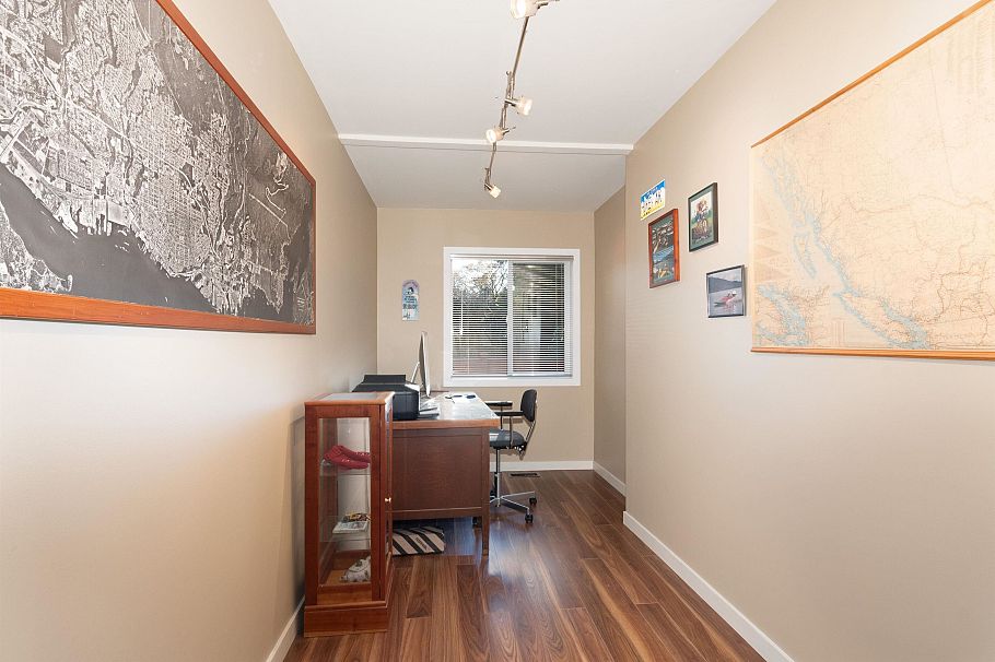 2341 Panorama Drive North Vancouver, BC - 23