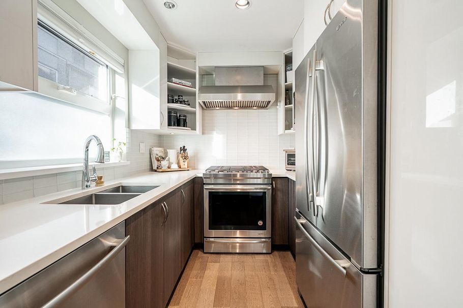 1865 Adanac Street Vancouver, BC - 8