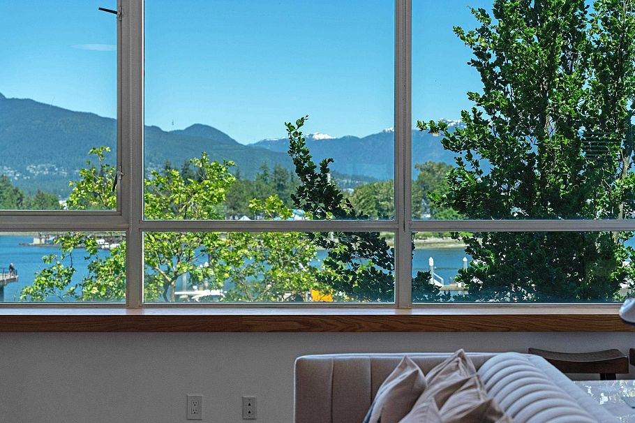 L302 1550 Coal Harbour Quay Vancouver, BC - 4