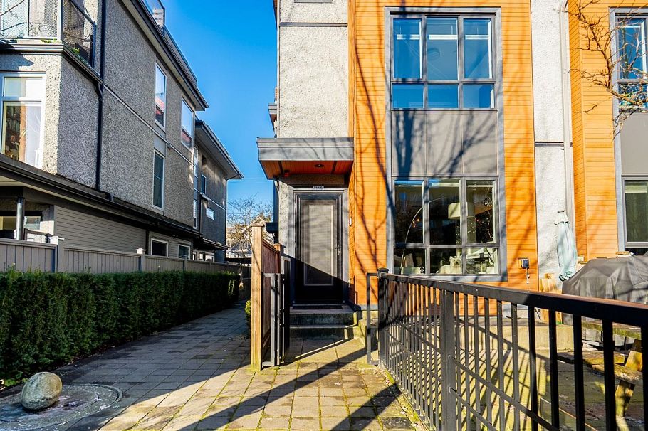 1865 Adanac Street Vancouver, BC - 28