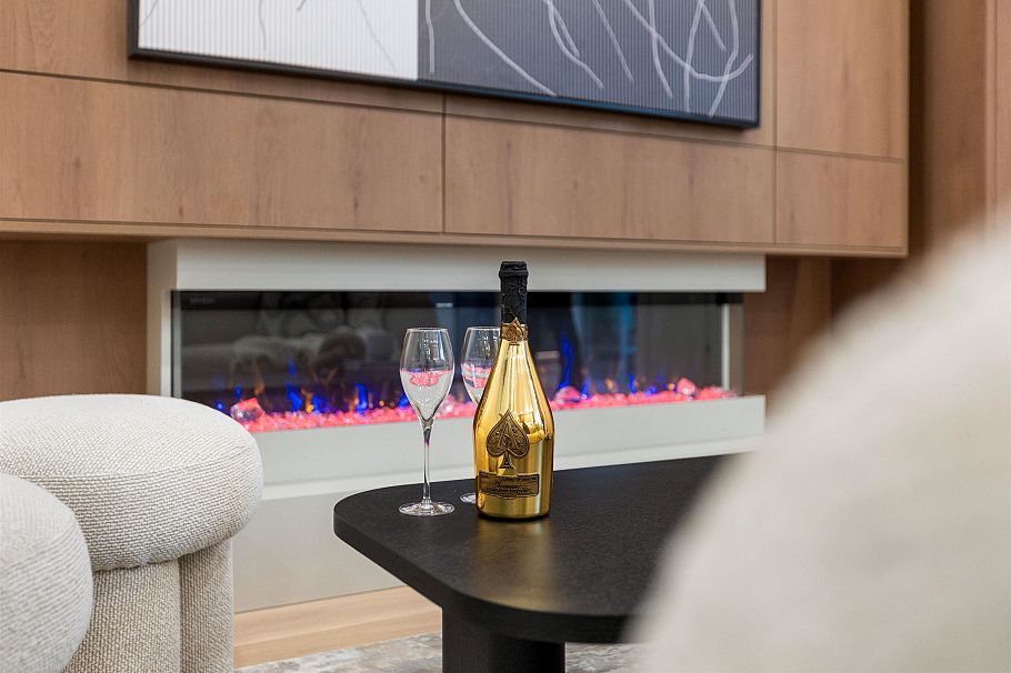 1 2435 Napier Street Vancouver, BC - 5