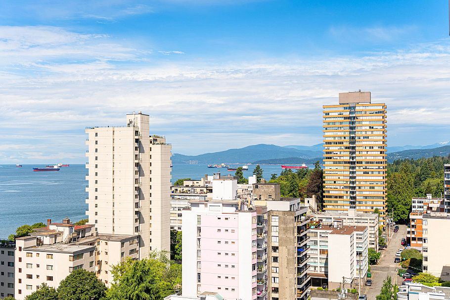 1603 1850 Comox Street Vancouver, BC - 1