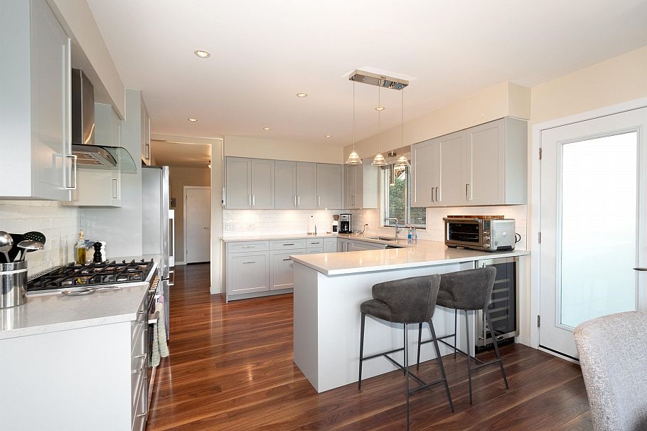 2341 Panorama Drive North Vancouver, BC - 13