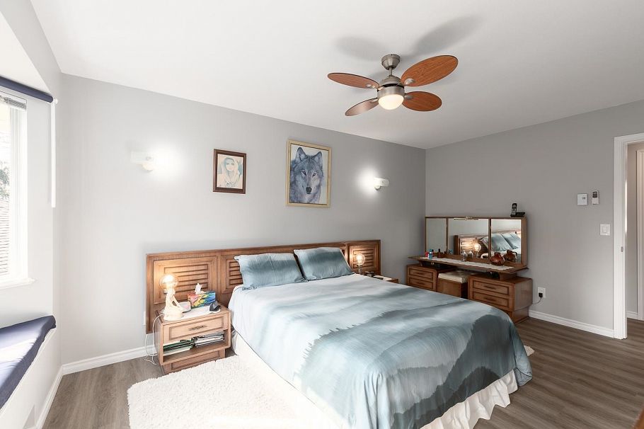 5 3634 Garibaldi Drive North Vancouver, BC - 25