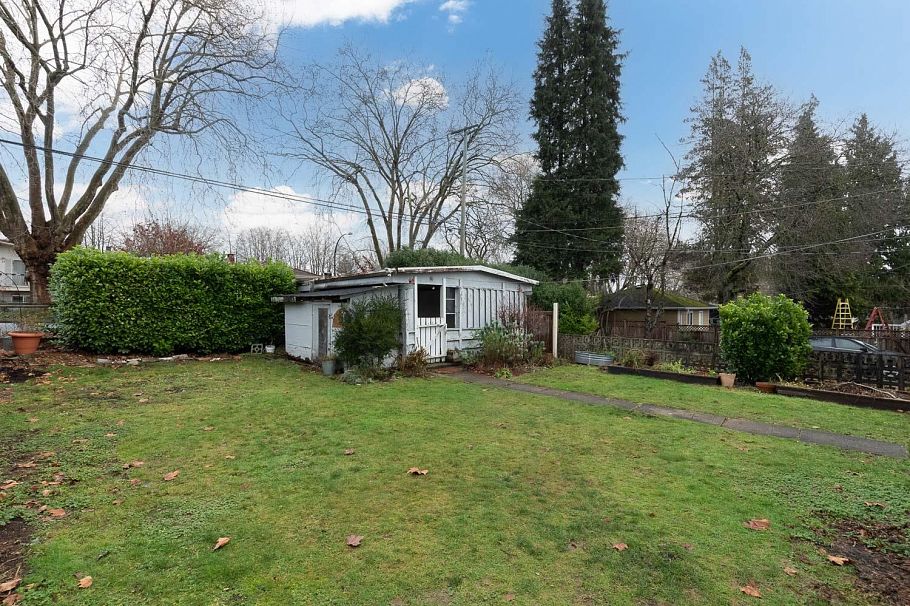 21 E 41st Avenue Vancouver, BC - 5