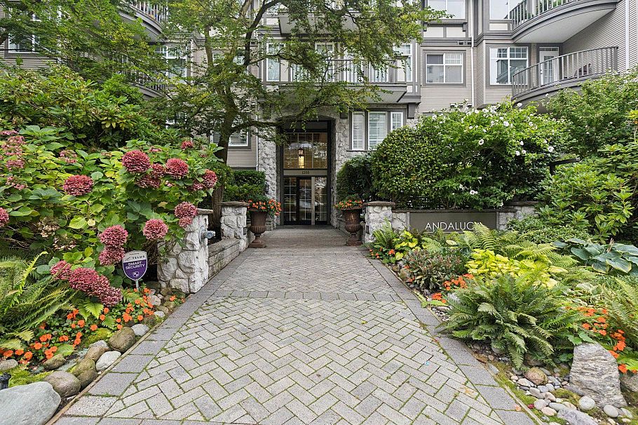 302 1388 Nelson Street Vancouver, BC - 30