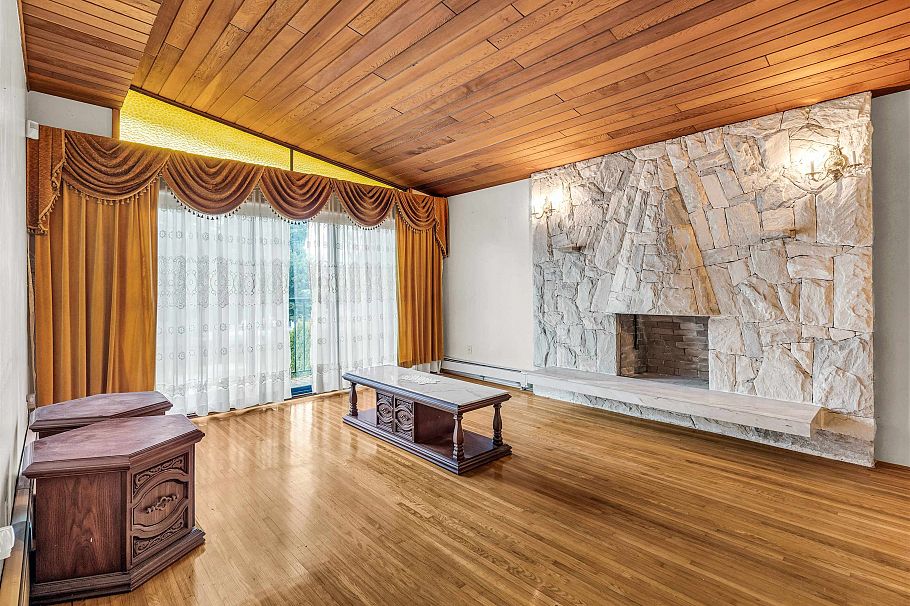 3112 E 1st Avenue Vancouver, BC - 2