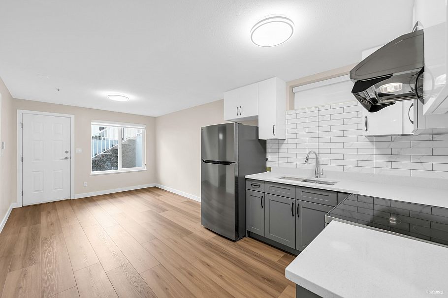 719 E 27th Avenue Vancouver, BC - 27