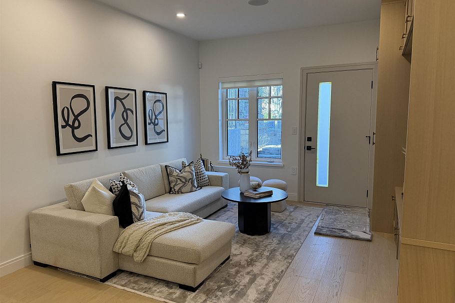 2540 Grant Street Vancouver, BC - 2