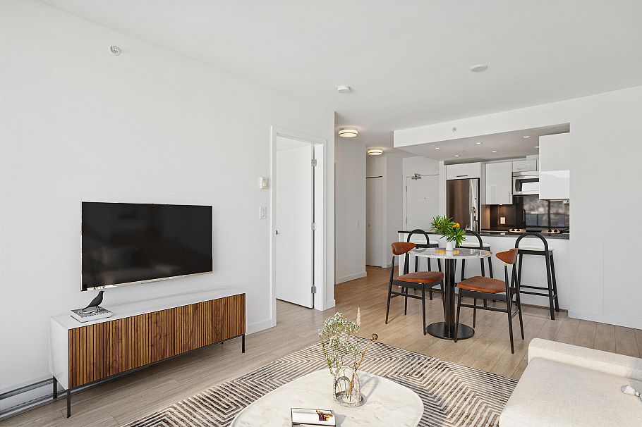 653 955 E Hastings Street Vancouver, BC - 2