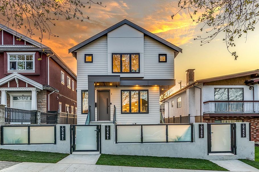 1 5461 Rhodes Street Vancouver, BC - 1