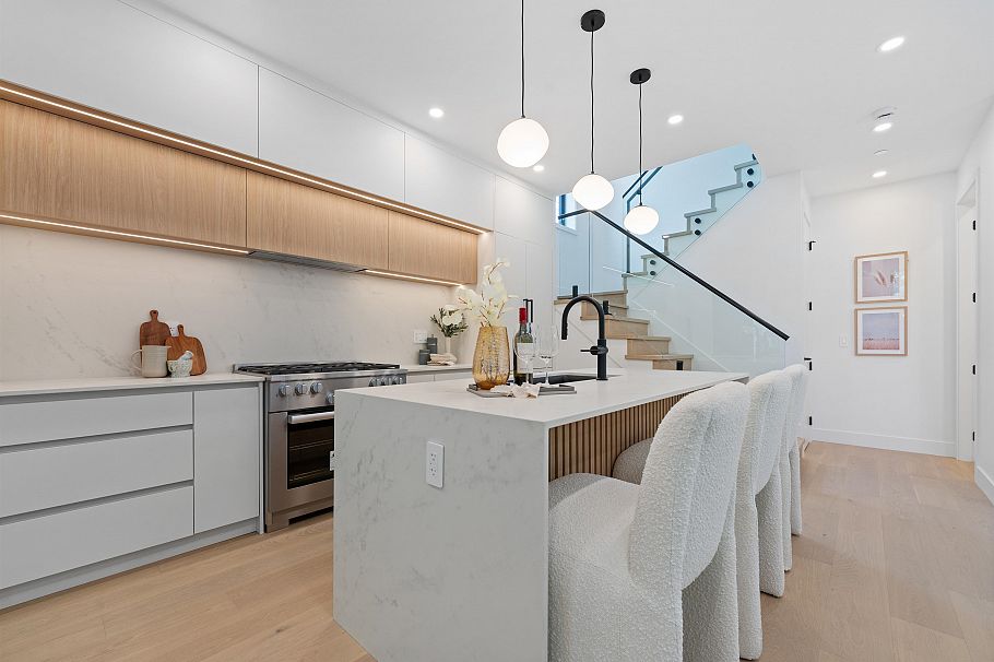 1 2858 W 12th Avenue Vancouver, BC - 4