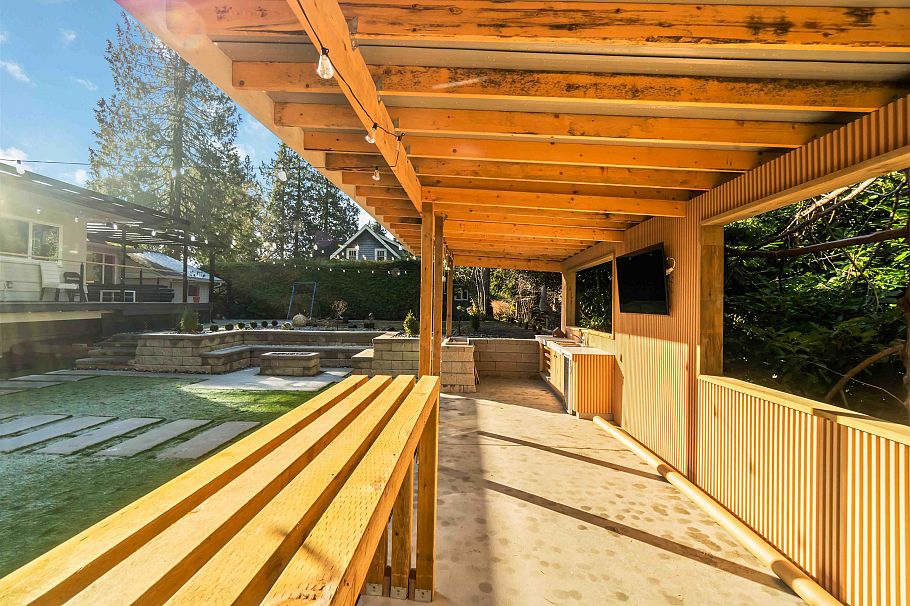 3837 Sunnycrest Drive North Vancouver, BC - 27