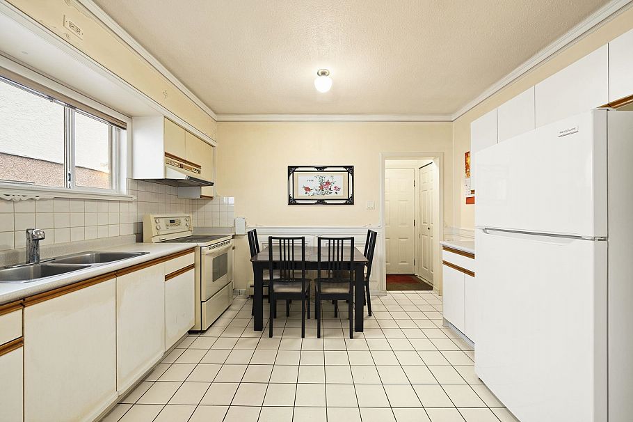 2168 Renfrew Street Vancouver, BC - 10