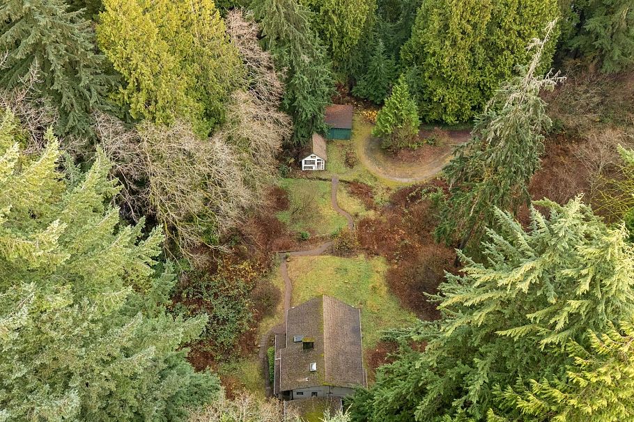 4520 Lynn Valley Road North Vancouver, BC - 4